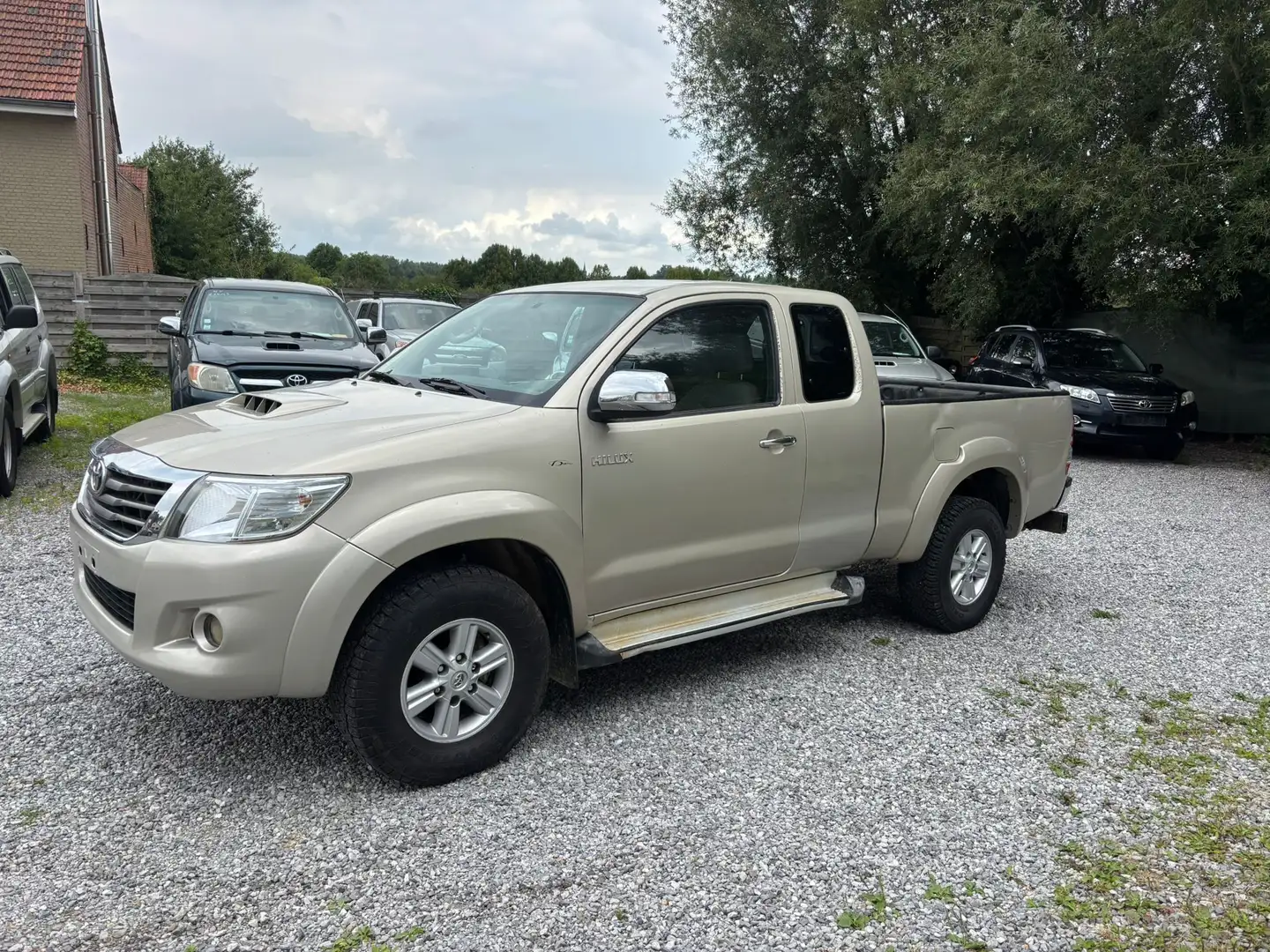 Toyota Hilux 2.5 D-4D 4WD SR Atacama Bronz - 1
