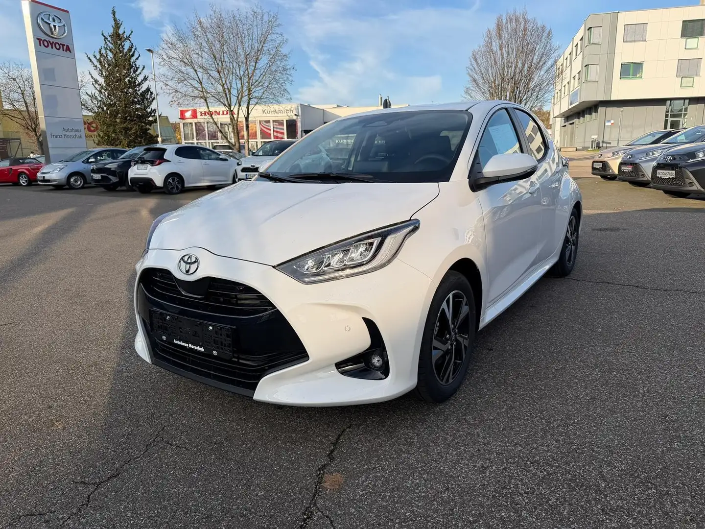 Toyota Yaris Hybrid Teamplayer Safety Paket & Comfort Paket Blanc - 1