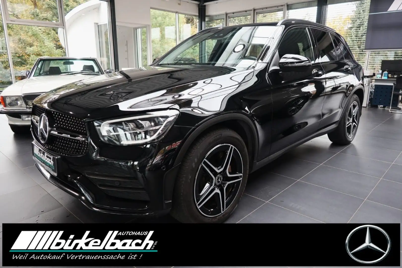 Mercedes-Benz GLC 200 AMG 4Matic Pano LED Memory Schwarz - 1