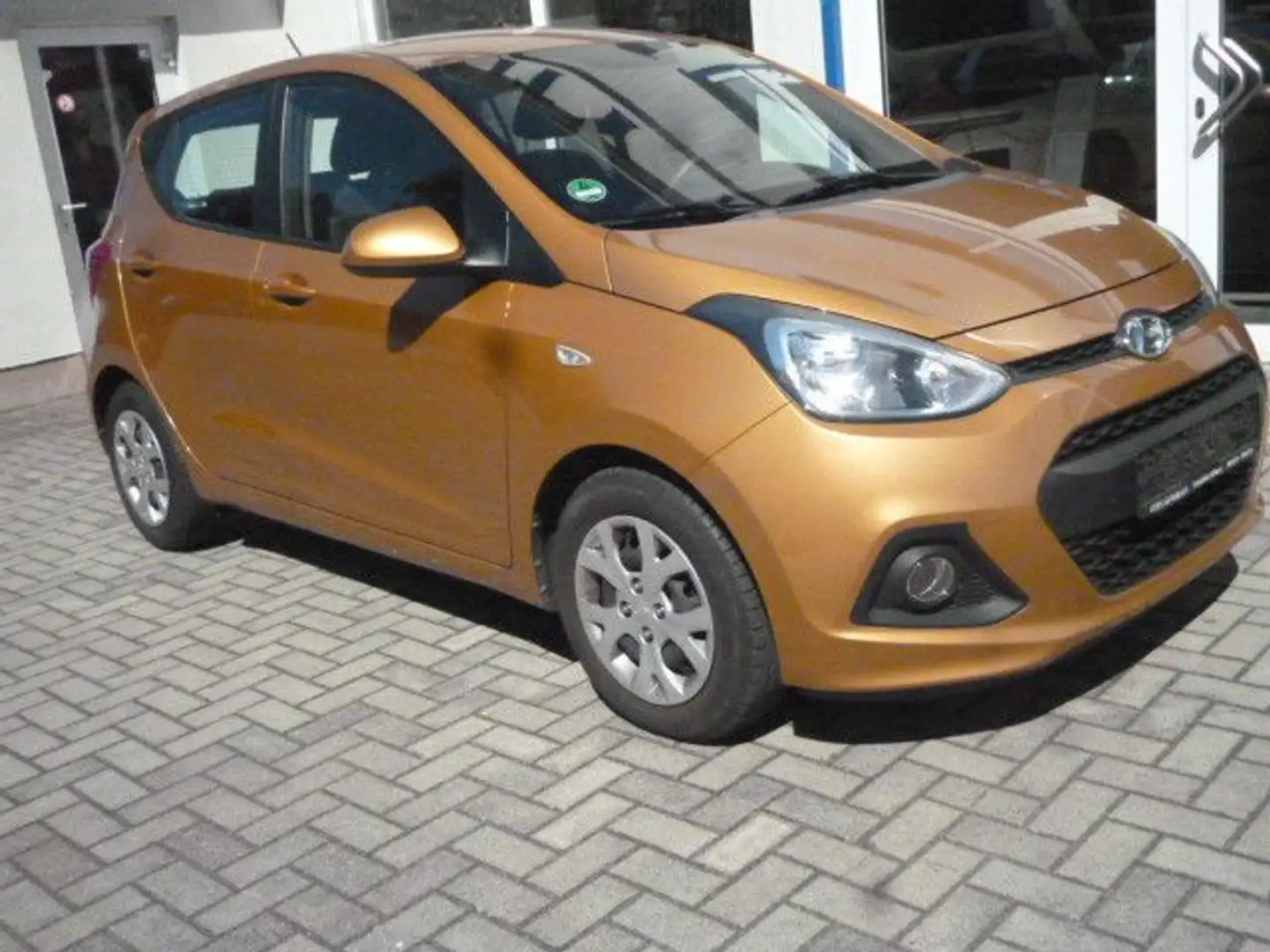 Hyundai i10 AUTOMATC Trend Plus A/C R/CD 1.HAND WENIG KM Portocaliu - 1