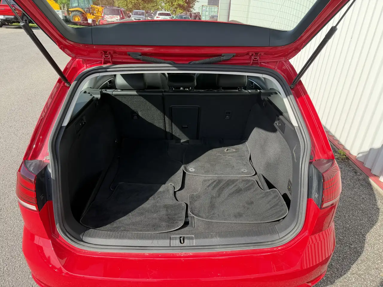 Volkswagen Golf photo Volkswagen Golf