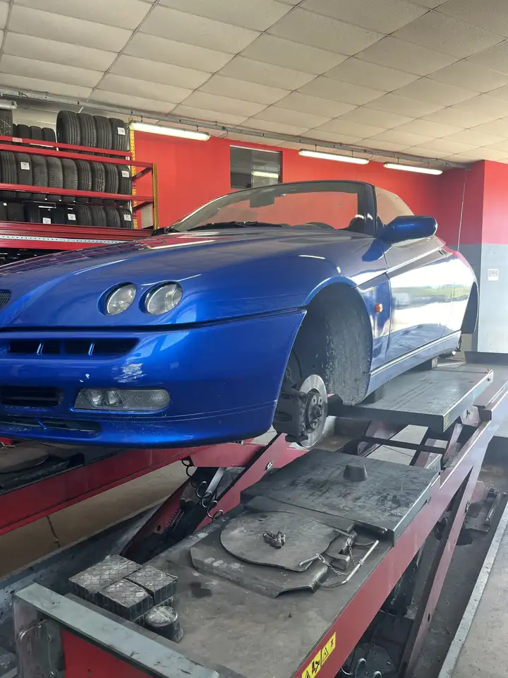 Alfa Romeo Spider 2.0 ts 16v, foto 1