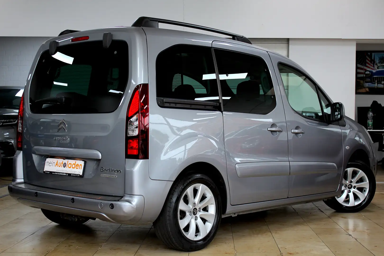 Citroen Berlingo 110 Multispace 90 Jahre *1.HAND*NAVI*AHK*PANO*CAM* Gris - 2