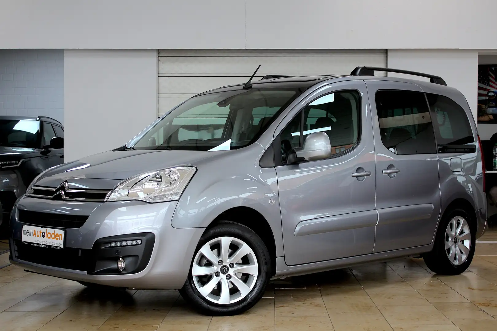 Citroen Berlingo 110 Multispace 90 Jahre *1.HAND*NAVI*AHK*PANO*CAM* Gris - 1