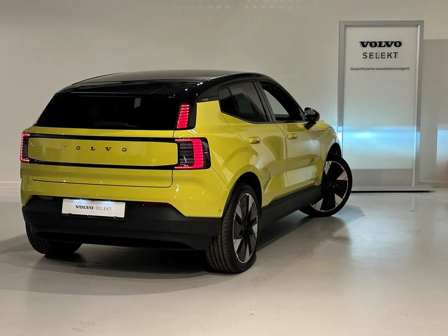 Volvo EX30 Ultra Extended Range Jaune - 2