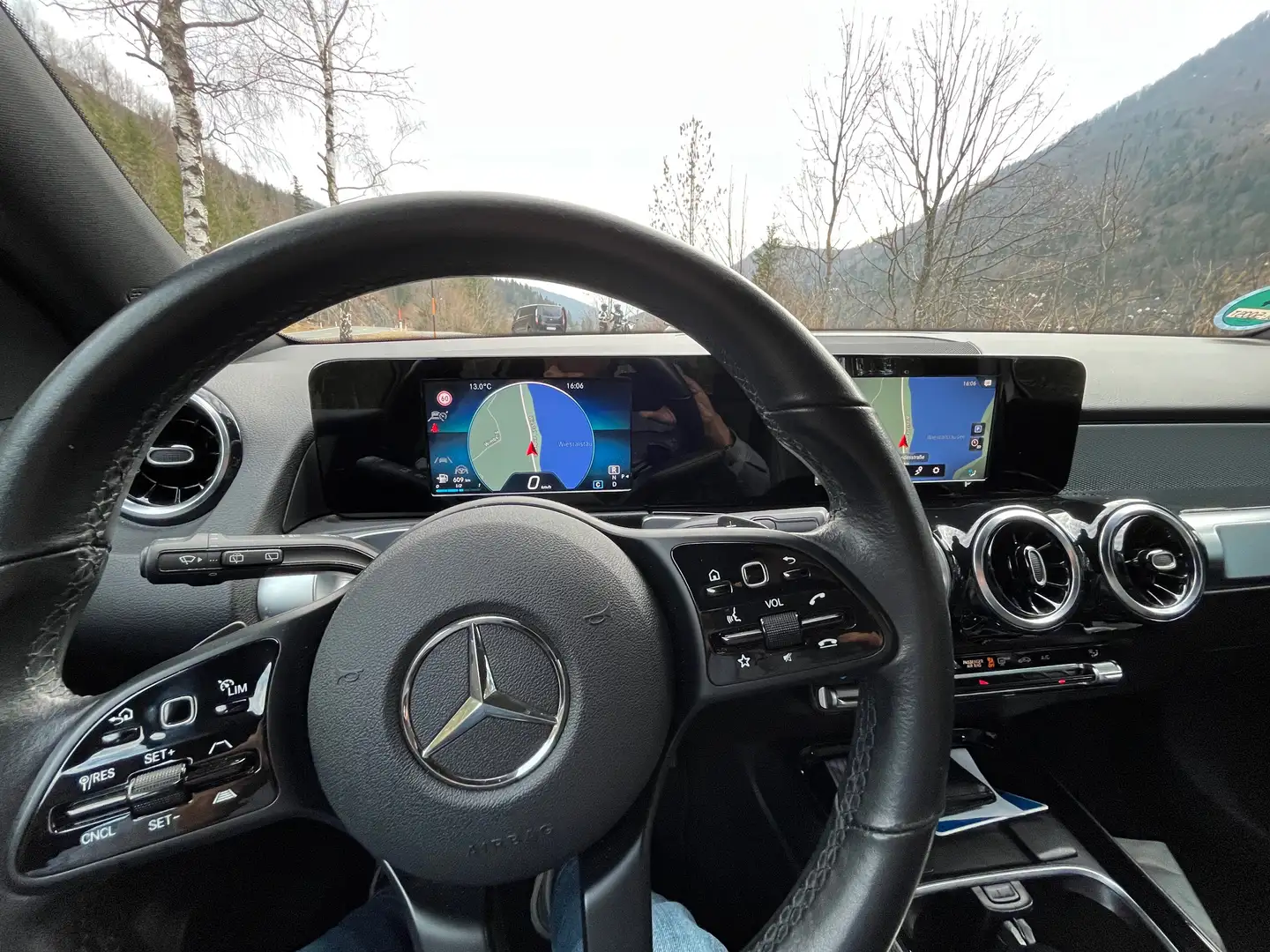 Mercedes-Benz GLB 200 GLB 200 d 4MATIC Aut. Grau - 1
