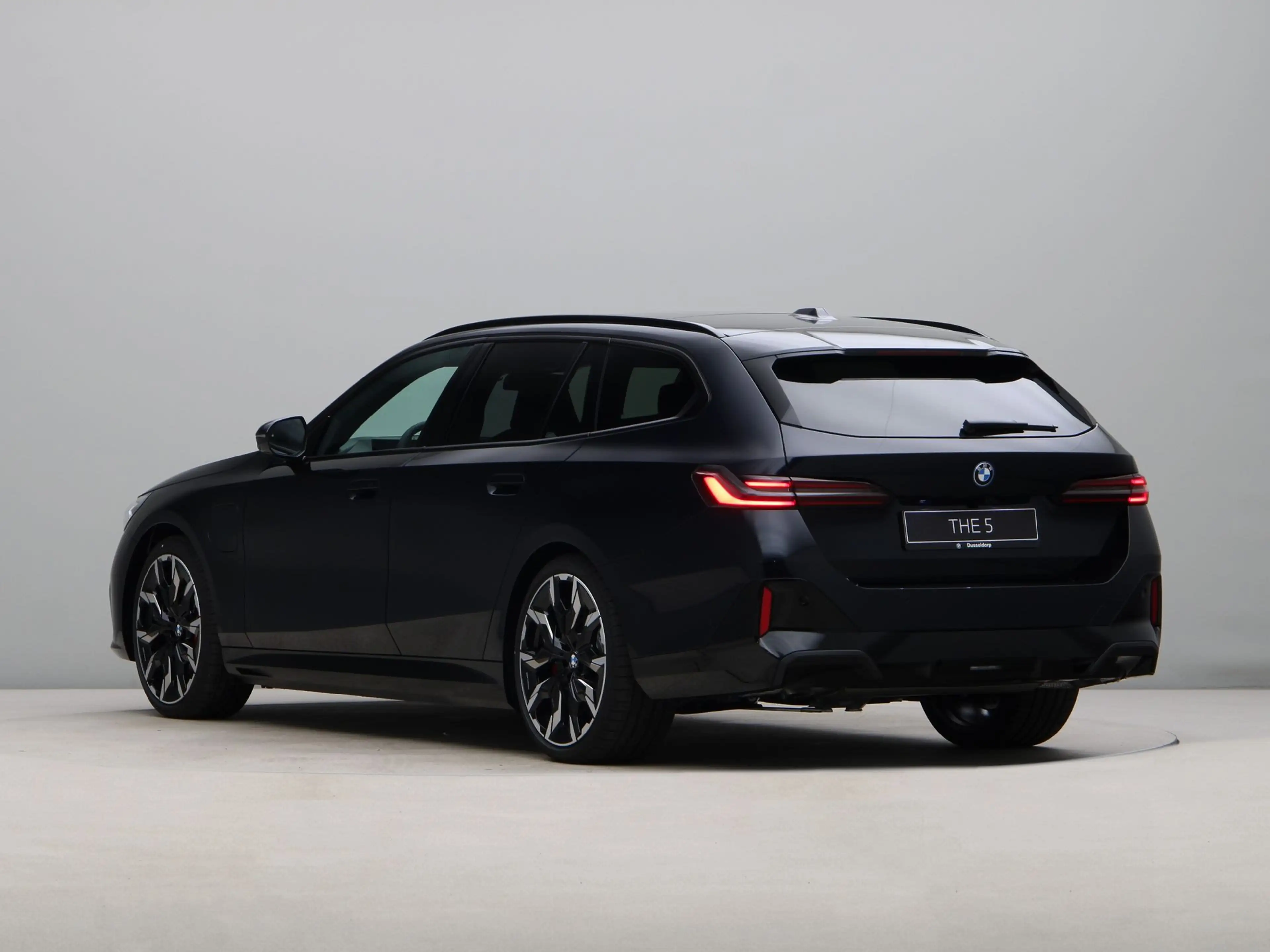 BMW 550 5 Serie 550e Touring xDrive — photo 11