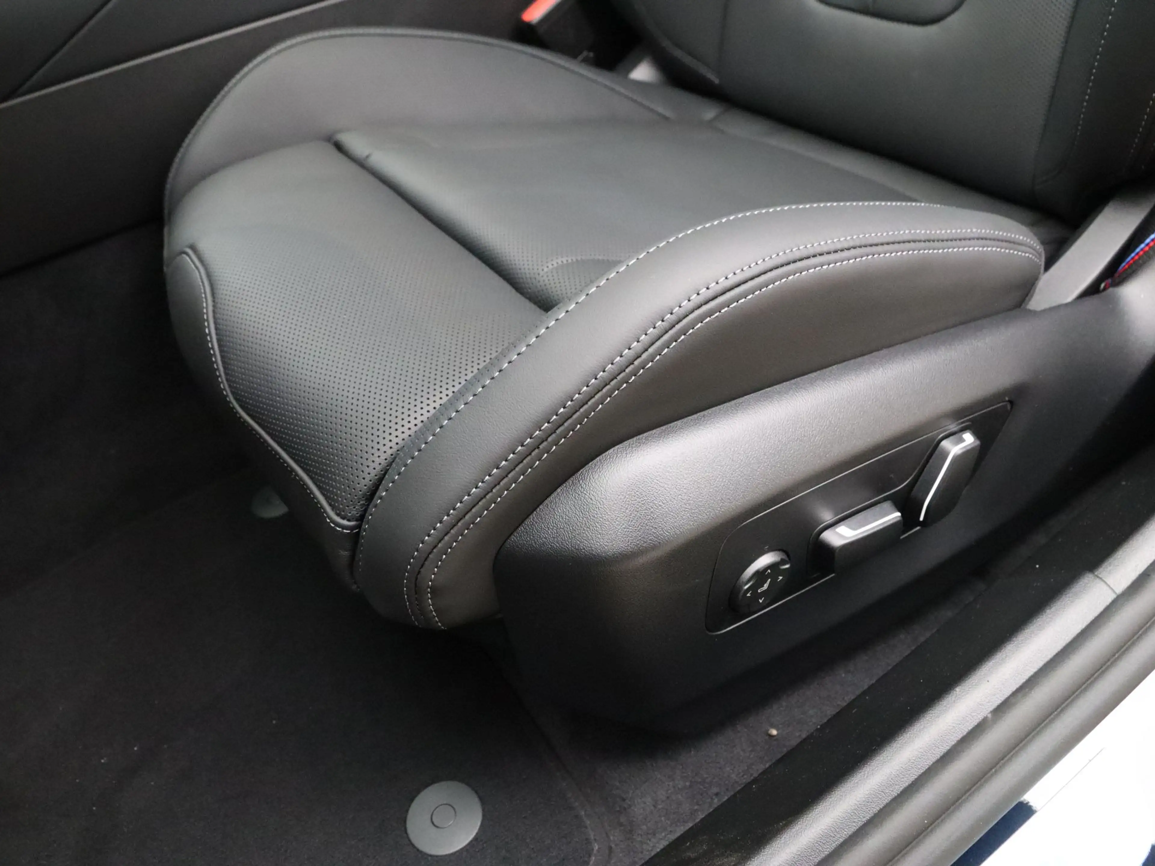 BMW 550 5 Serie 550e Touring xDrive — photo 14