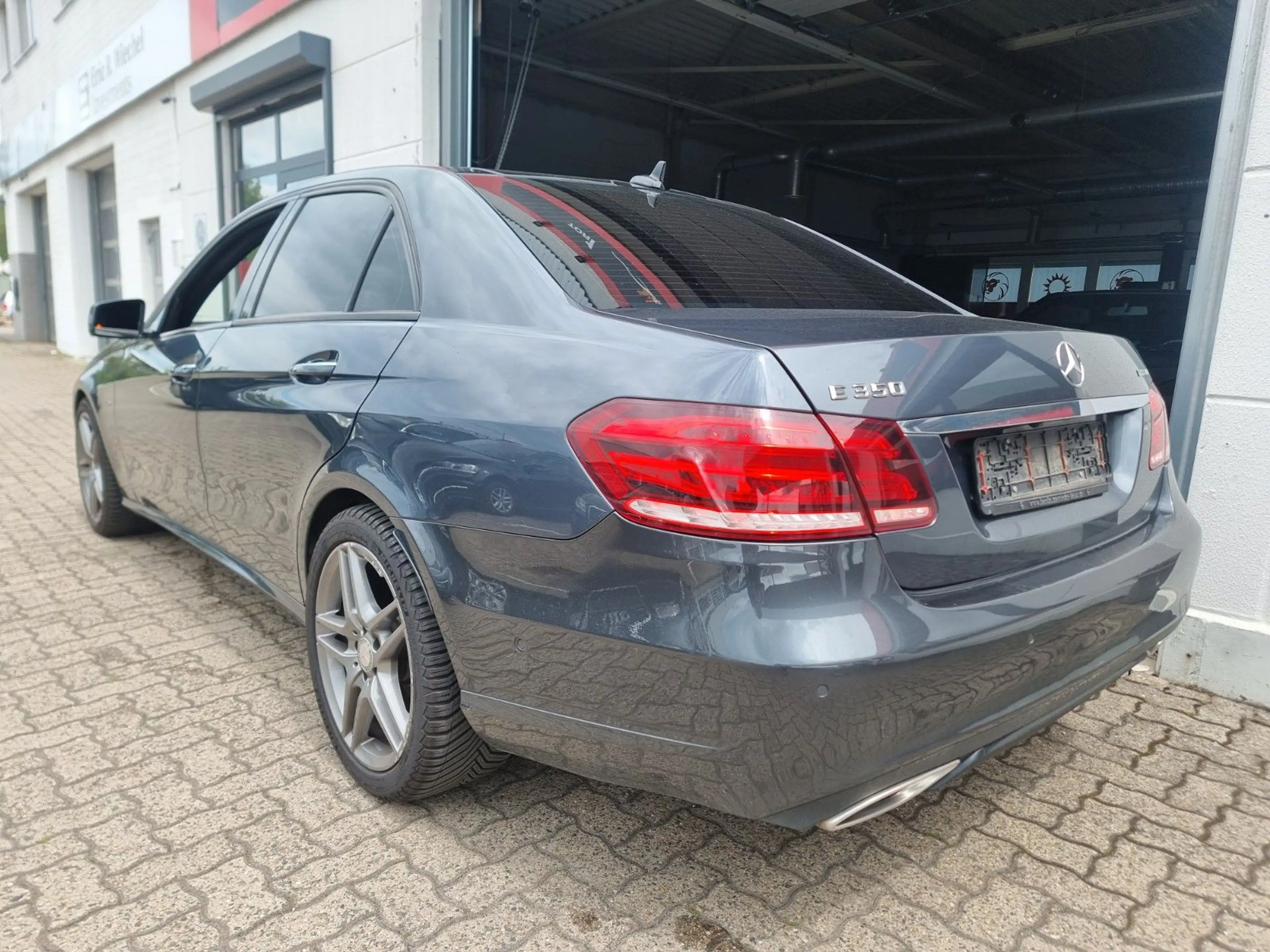 Mercedes-Benz E 350 4Matic Edition E — photo 4