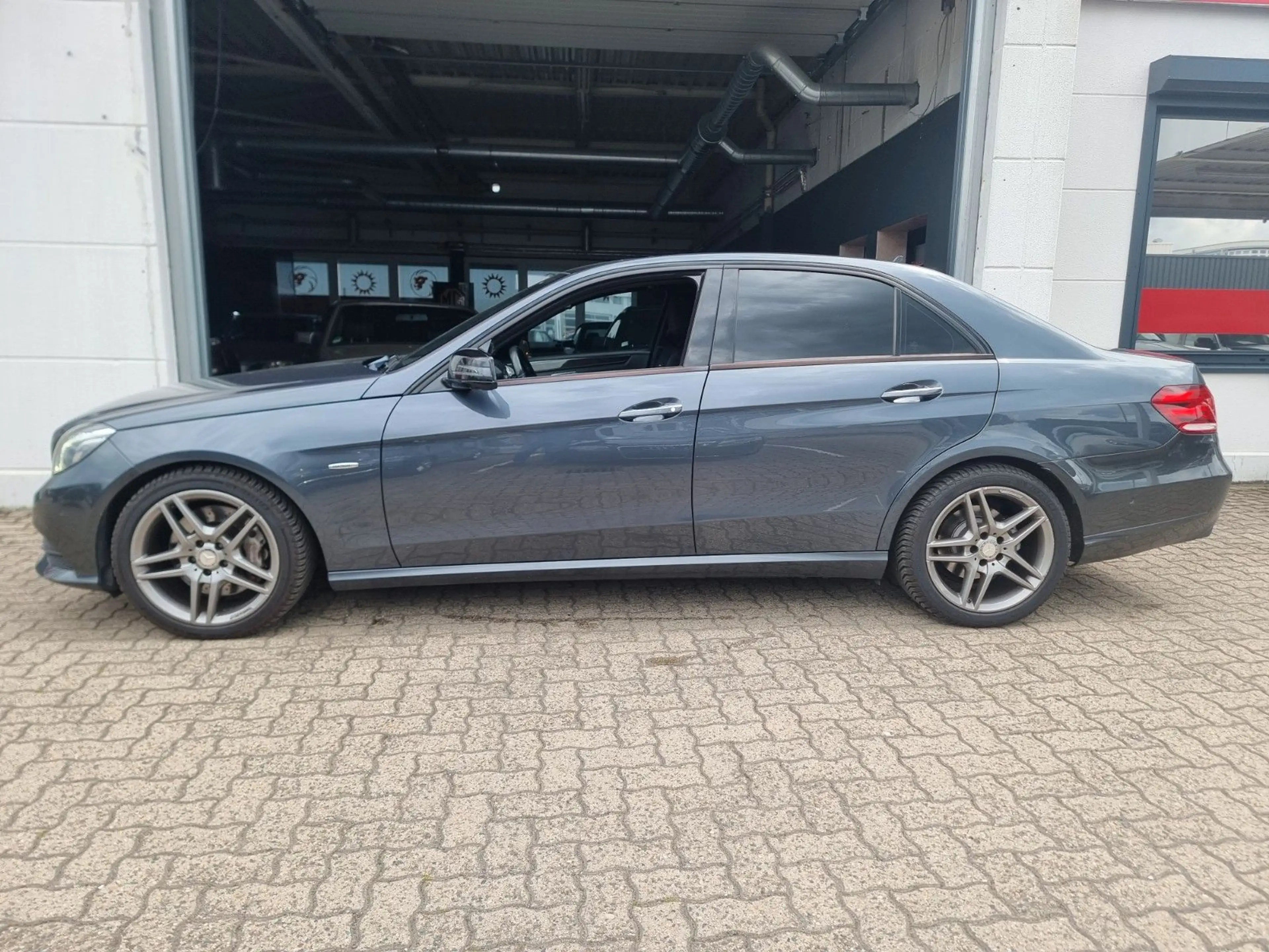 Mercedes-Benz E 350 4Matic Edition E — photo 5