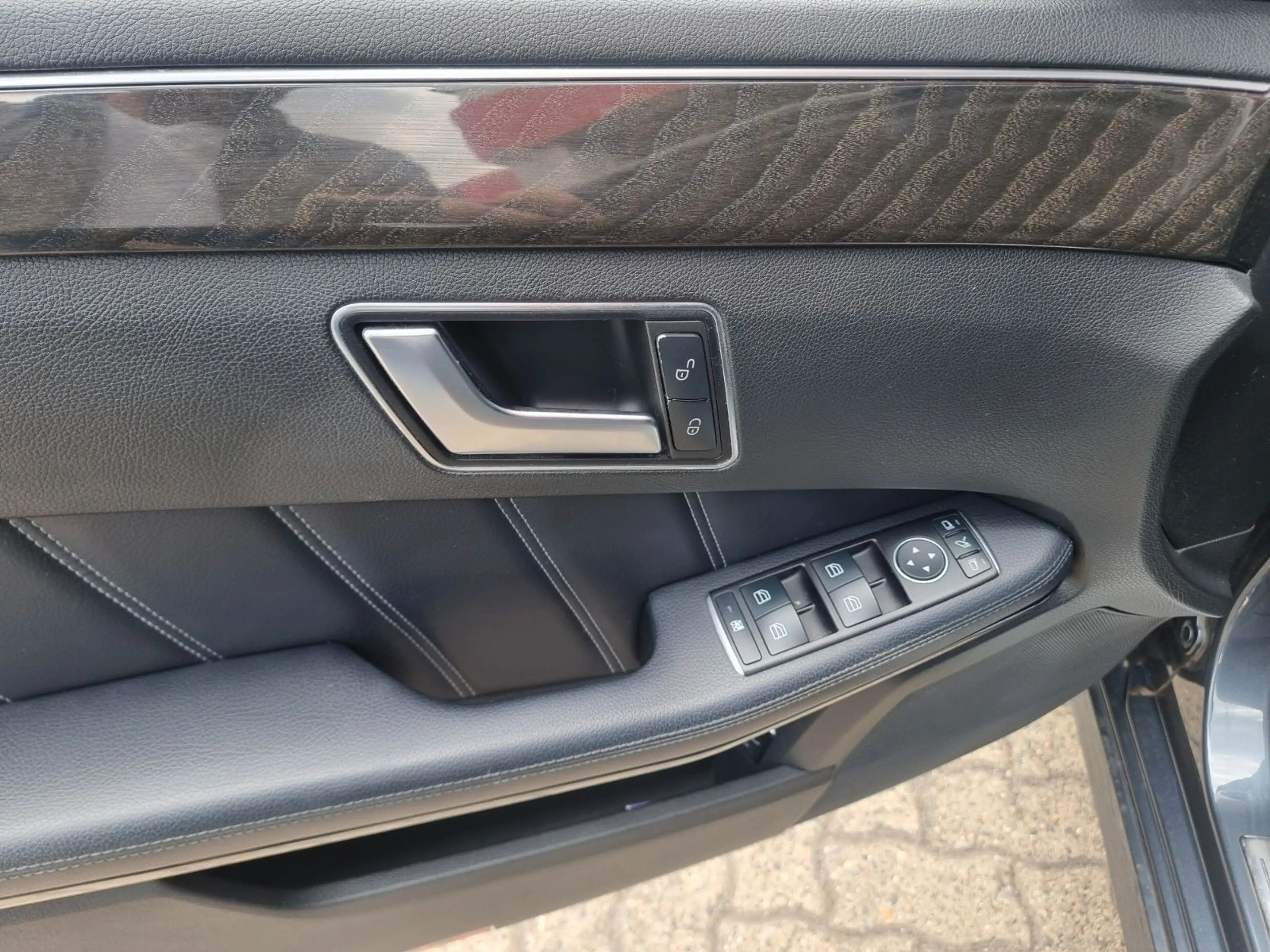 Mercedes-Benz E 350 4Matic Edition E — photo 14