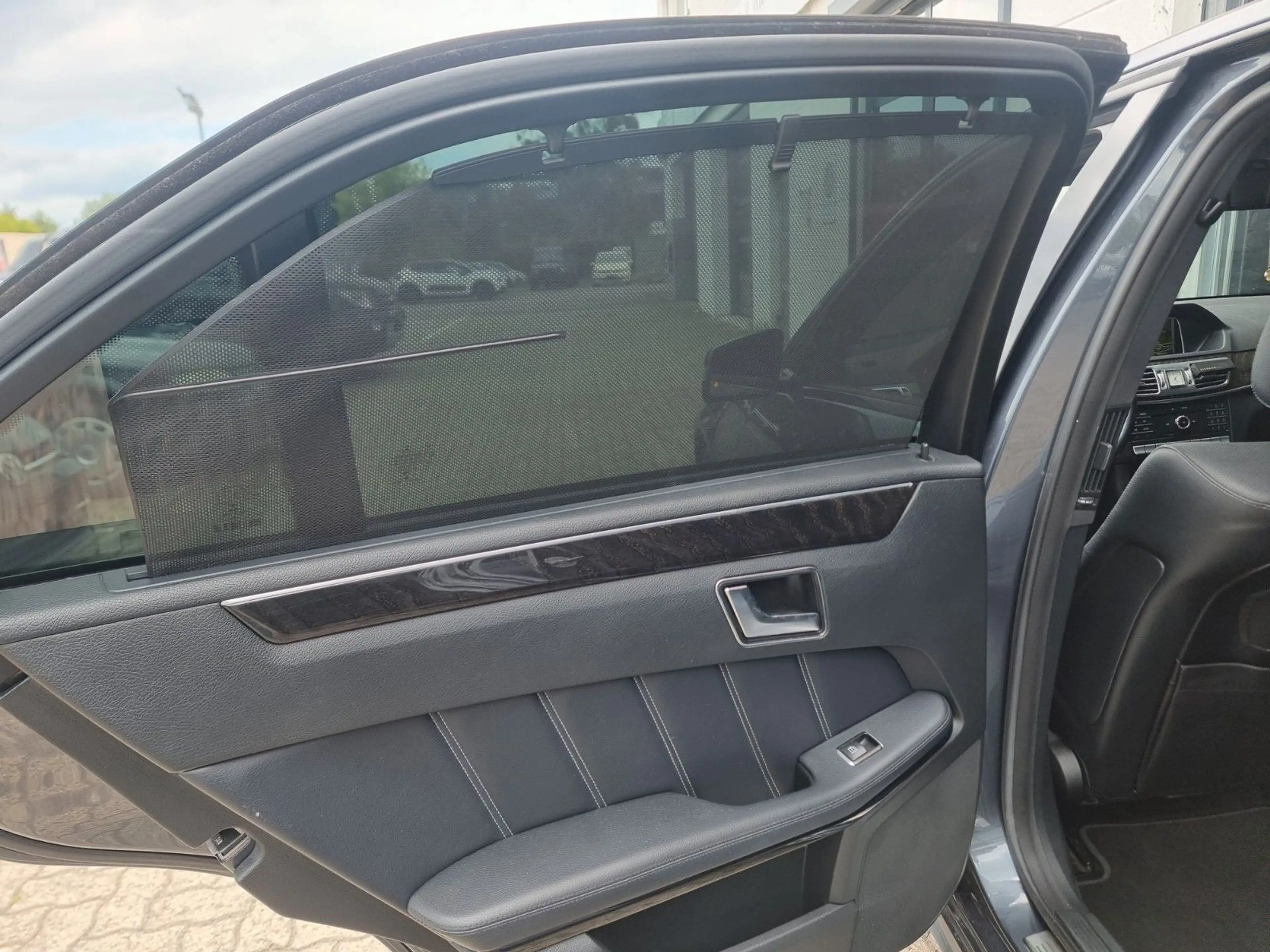 Mercedes-Benz E 350 4Matic Edition E — photo 10