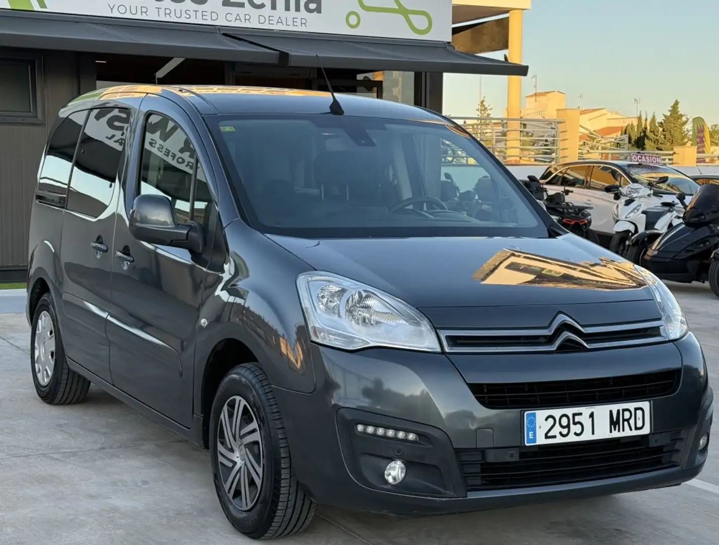 Citroen Berlingo BlueHDi Talla M Live 75 Grau - 1
