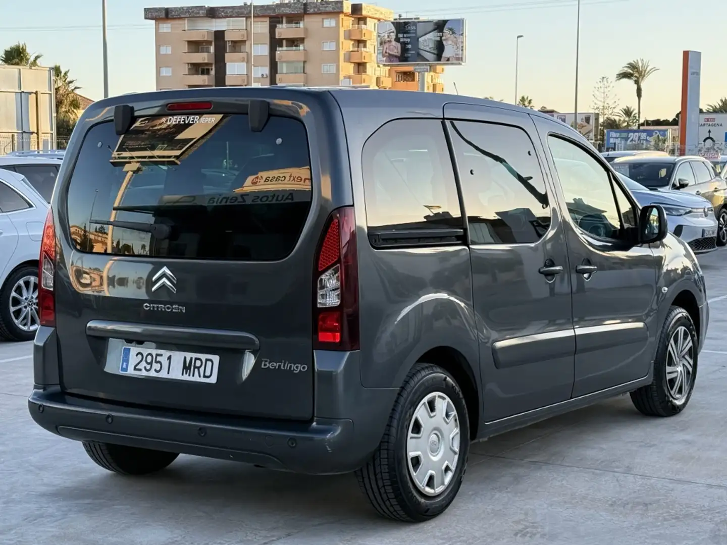 Citroen Berlingo BlueHDi Talla M Live 75 Grau - 2