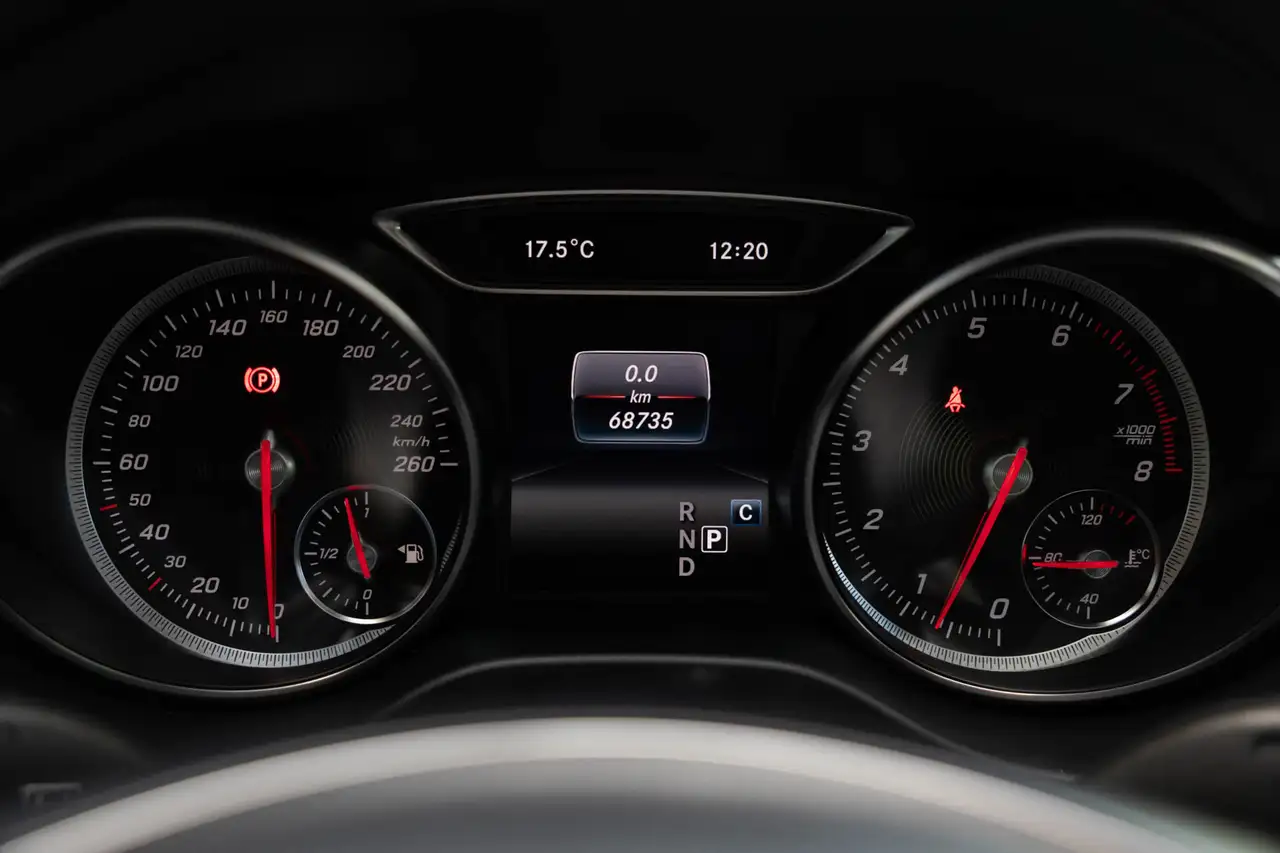 Mercedes-Benz CLA снимка Mercedes-Benz CLA