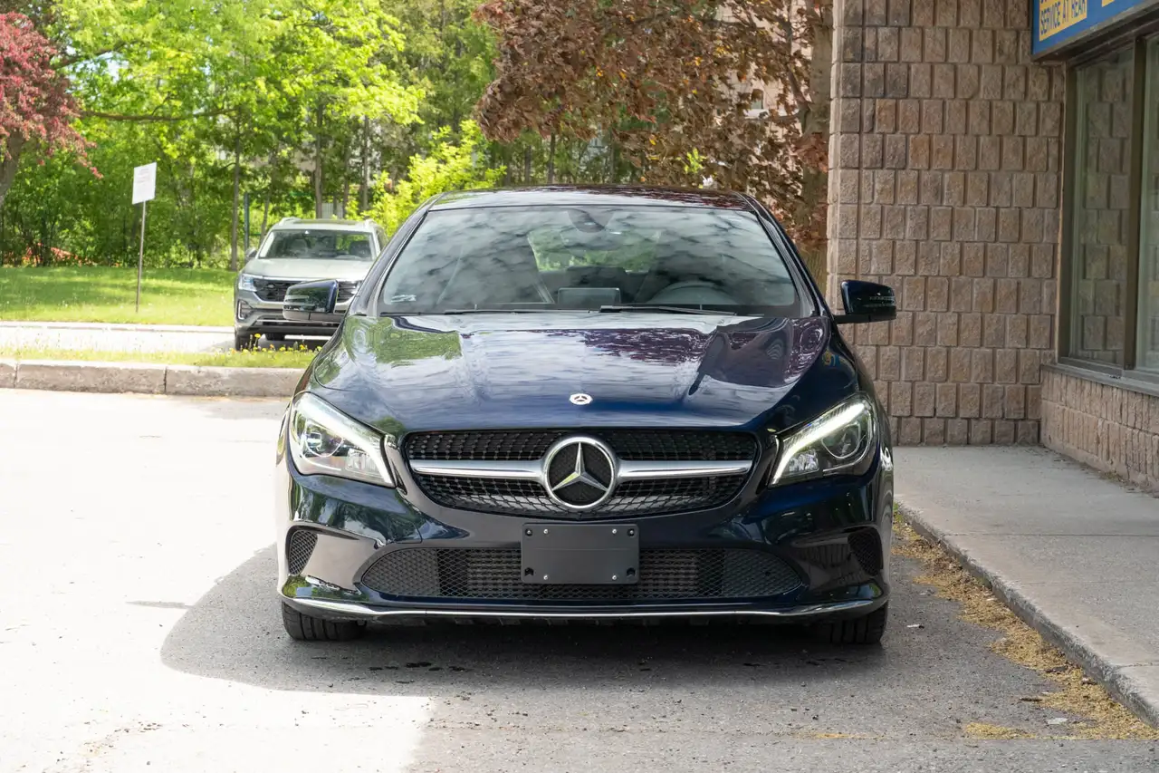 Mercedes-Benz CLA снимка Mercedes-Benz CLA