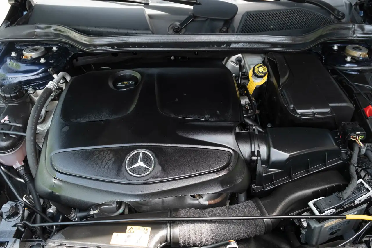 Mercedes-Benz CLA снимка Mercedes-Benz CLA