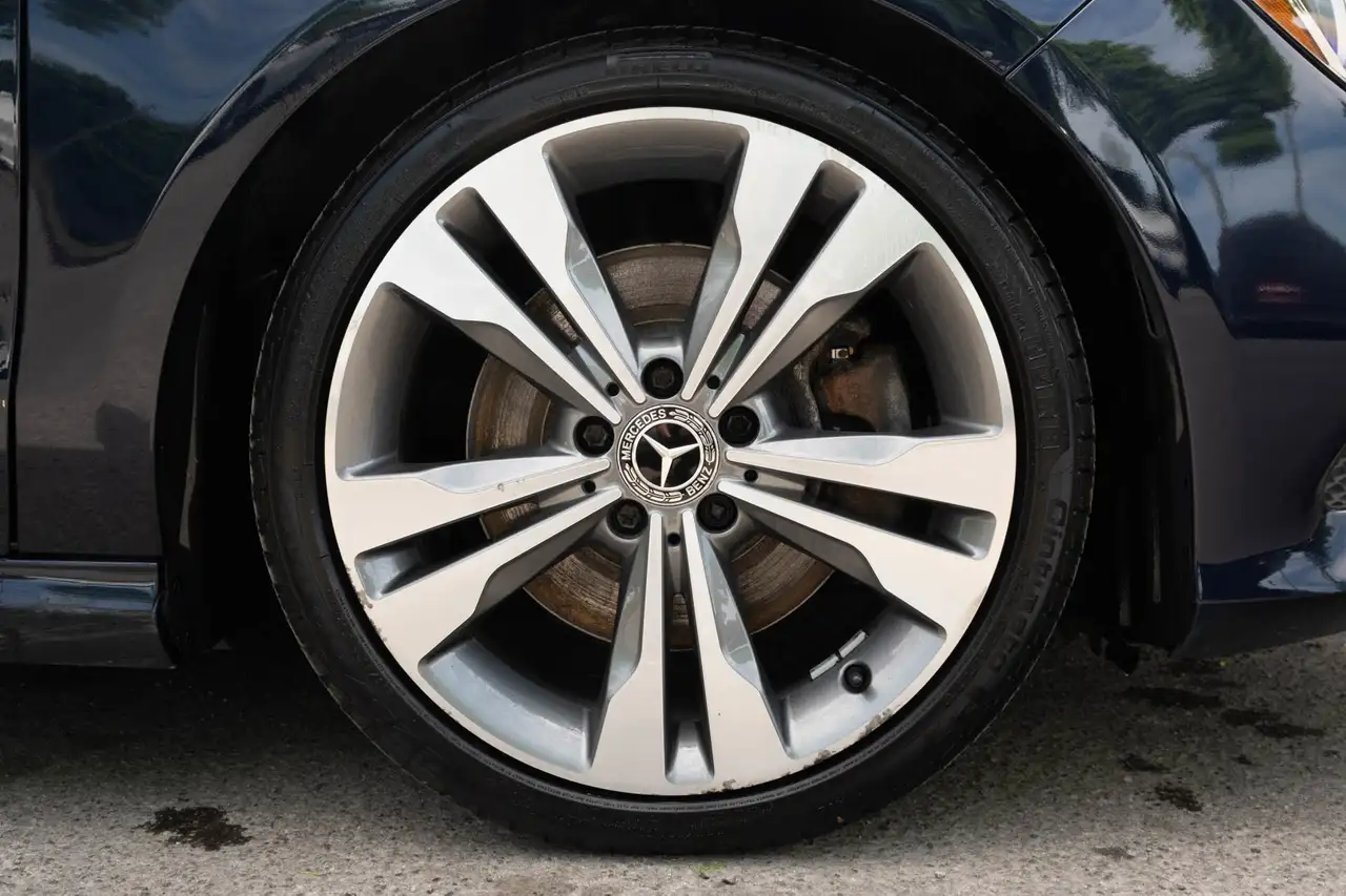 Mercedes-Benz CLA снимка Mercedes-Benz CLA