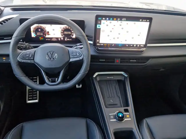 Volkswagen T-Roc view 2