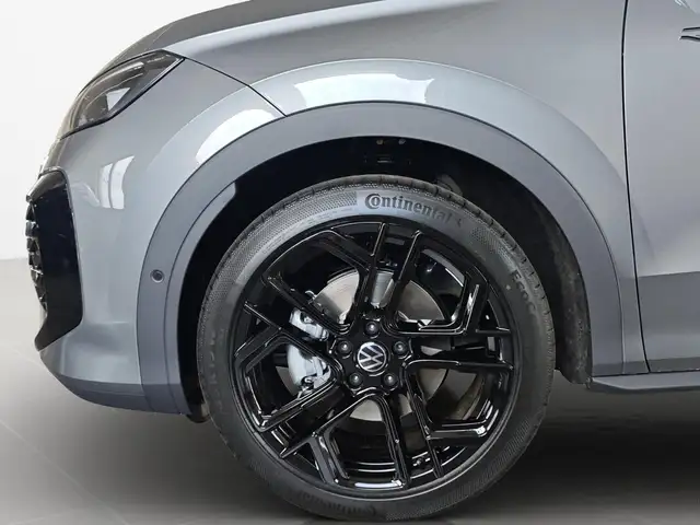 Volkswagen T-Roc view 8