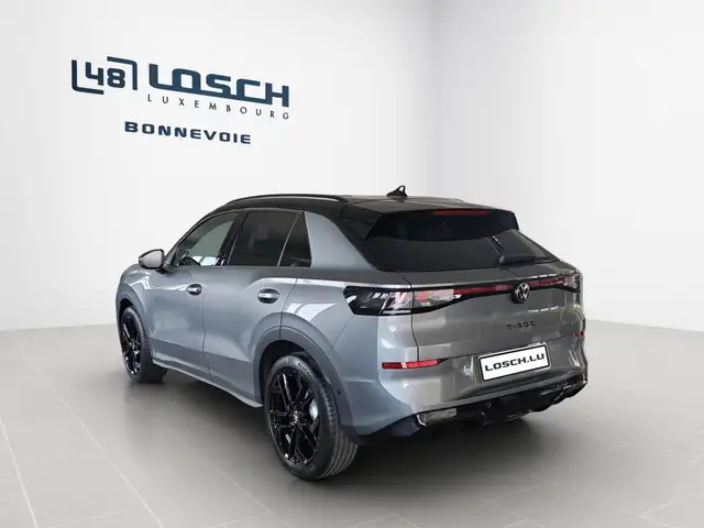 Volkswagen T-Roc view 6