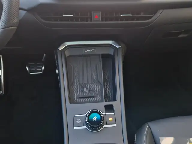 Volkswagen T-Roc view 12
