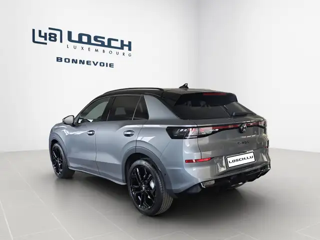 Volkswagen T-Roc view 5