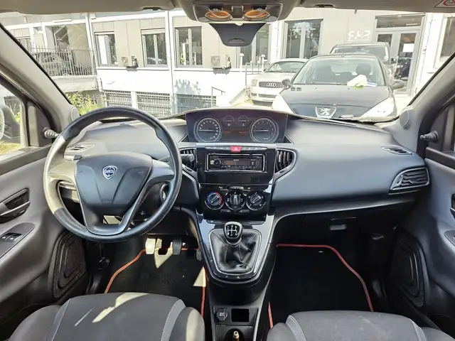 Lancia Ypsilon view 7