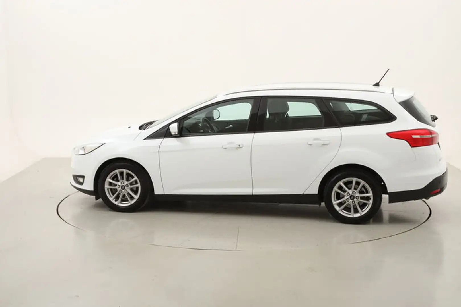 Ford Focus SW Business 1.5 Diesel 120CV Bianco - 2