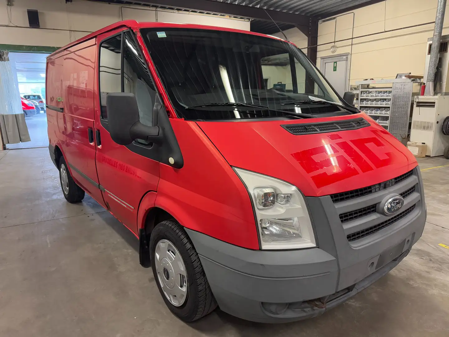 Ford Transit 2.2 TDCi L1H1 Rojo - 2