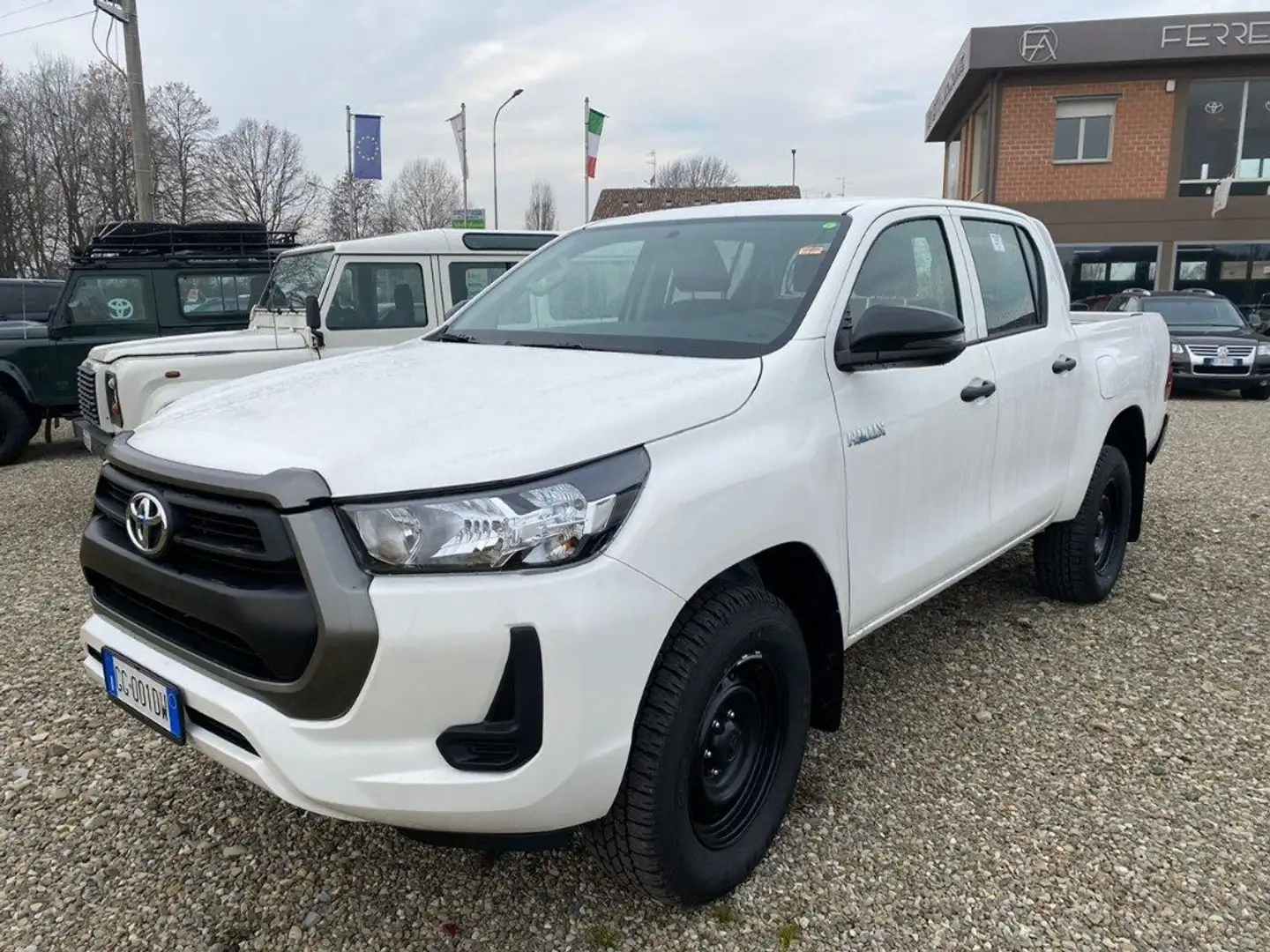 Toyota Hilux 2.4 D-4D 4WD 4 porte Double Cab Comfort Bianco - 1