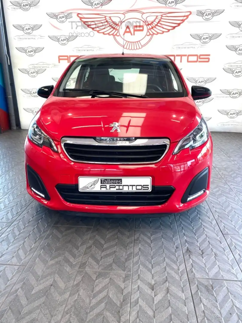 Peugeot 108 1.2 PureTech Collection Rojo - 2