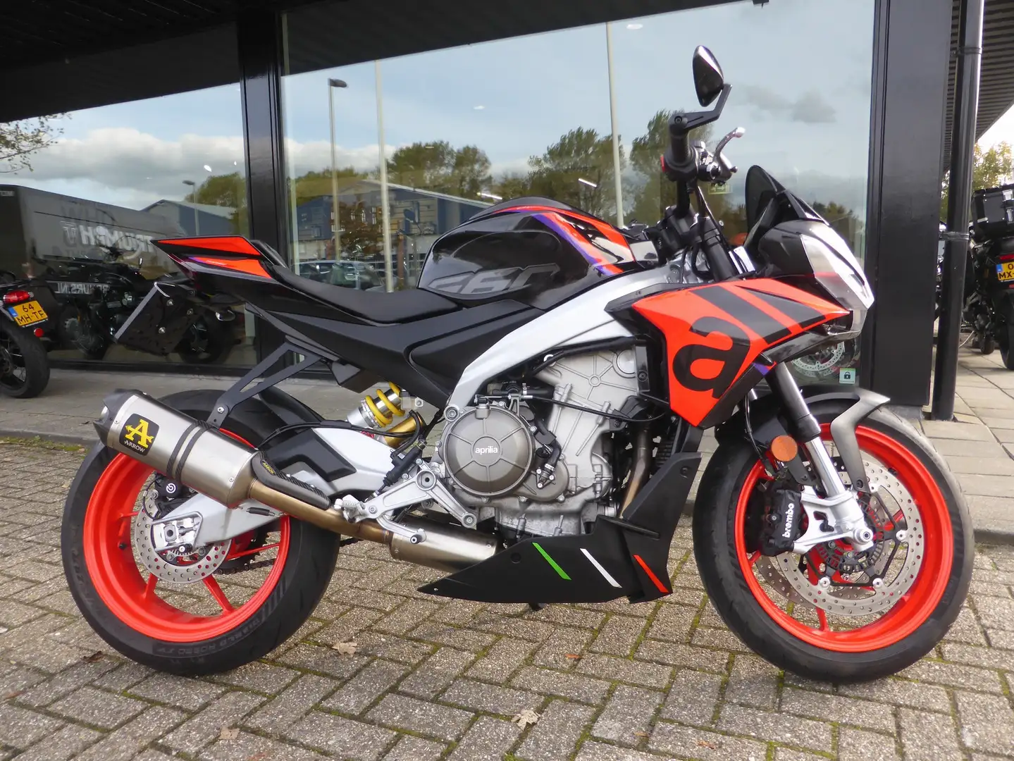 Aprilia Tuono 660 Factory Arrow uitlaatsysteem. Zwart - 1