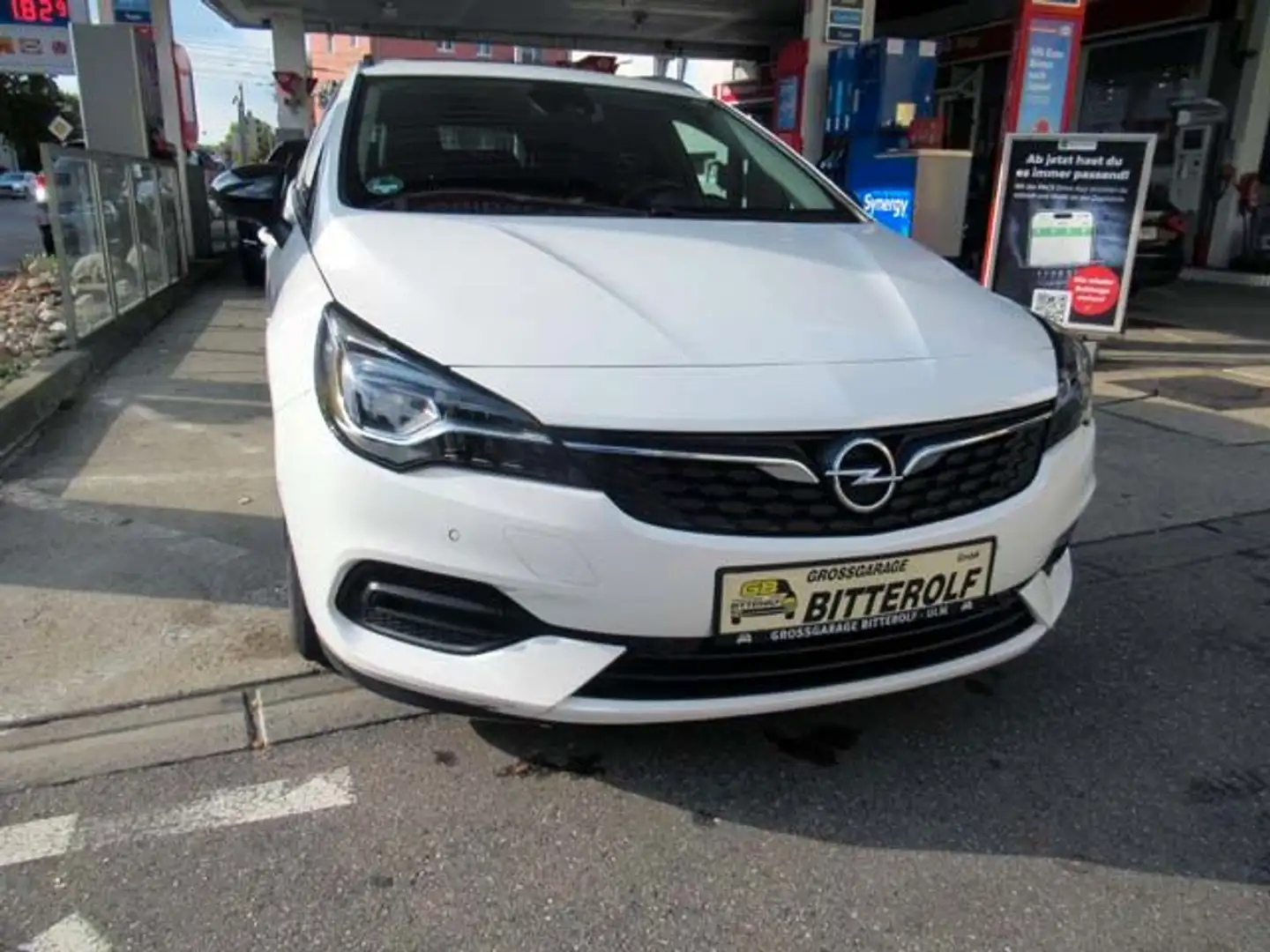 Opel Astra ST 1.5D Aut Motorschaden Navi/Leder/SD/4SH Weiß - 2