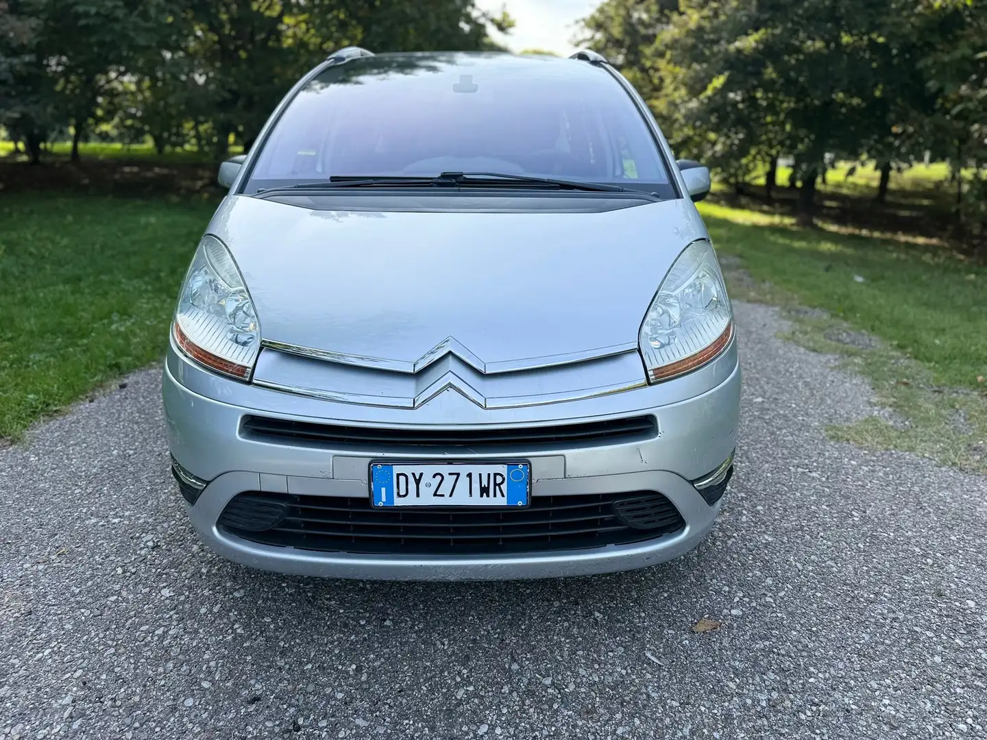 Citroen C4 Grand Picasso 7 POSTI1.6 hdi 16v Perfect 110cv fap Gris - 2