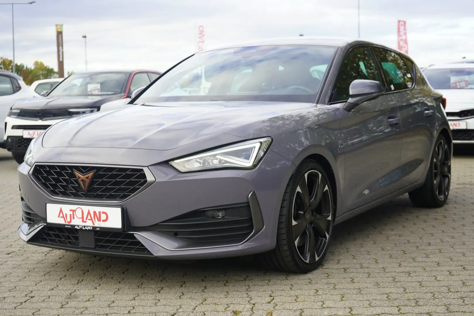 CUPRA Leon 2.0 TSI VZ DSG LED ACC Virtual Cockpit Navi Grau - 2