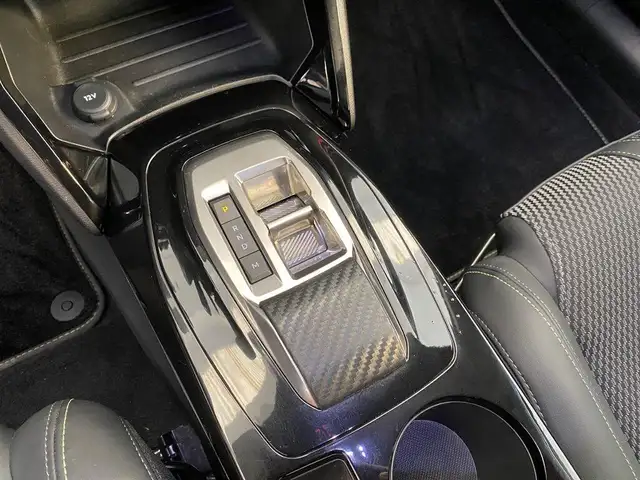 Peugeot 208 view 12