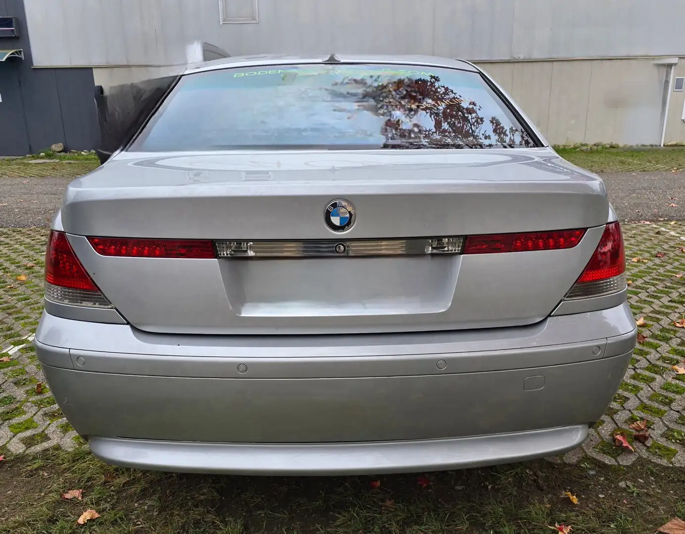 BMW 745 745i - 2
