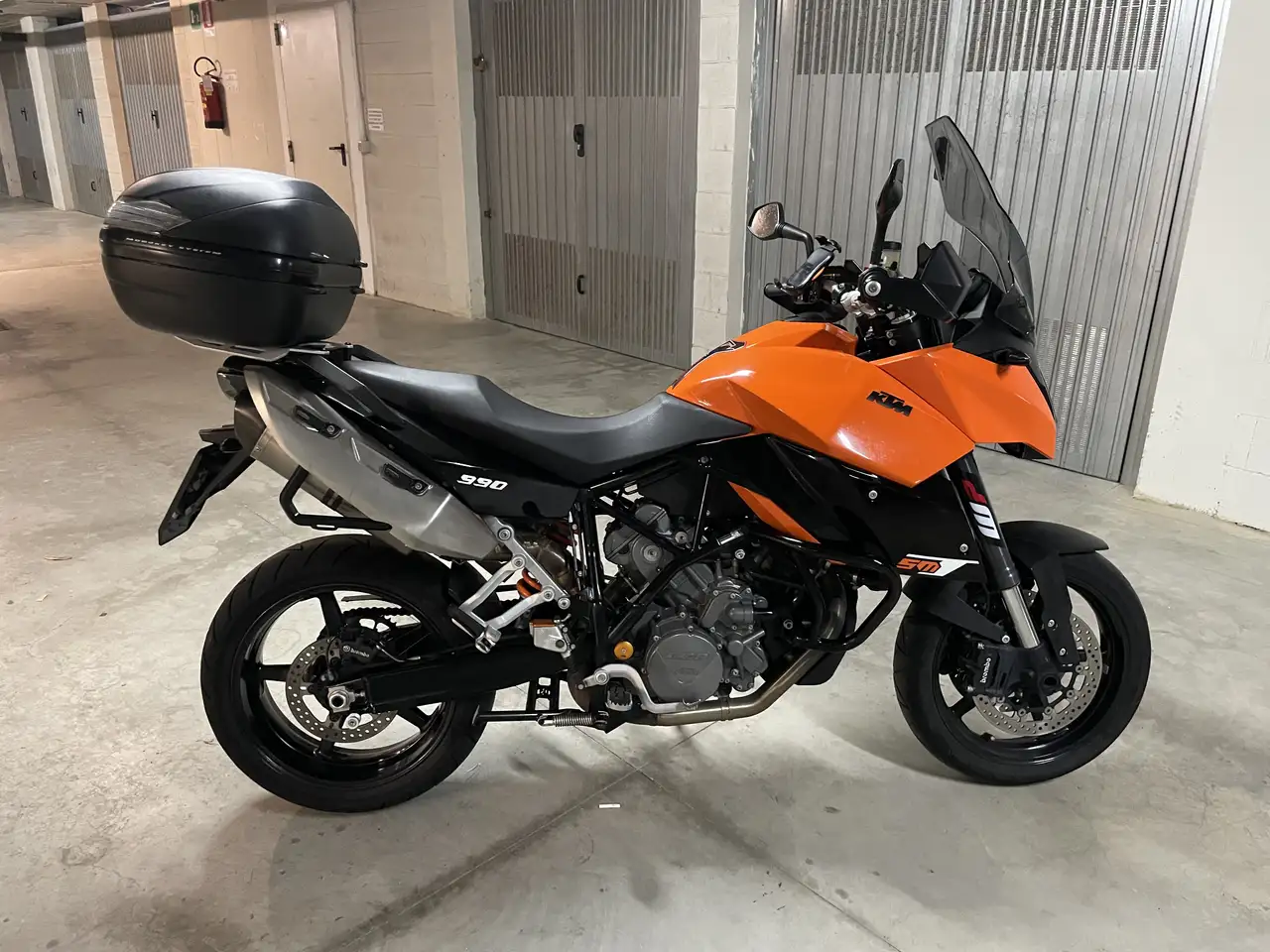 KTM 990 Supermoto
