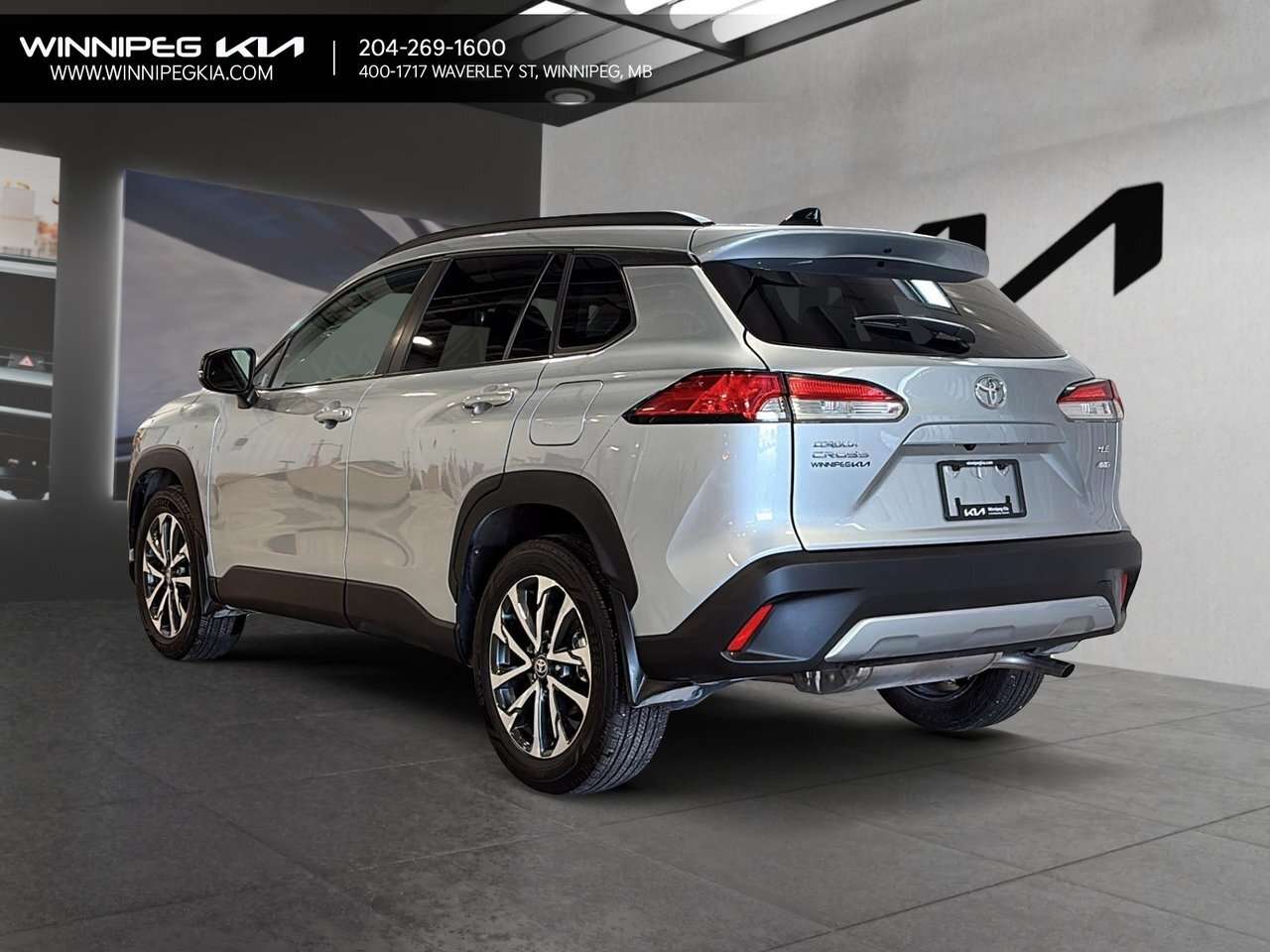 2025 Toyota Corolla Cross LE | Heated Front Seats, Moonroof! — снимка 1