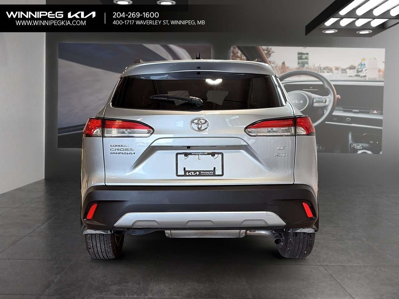 2025 Toyota Corolla Cross LE | Heated Front Seats, Moonroof! — снимка 1