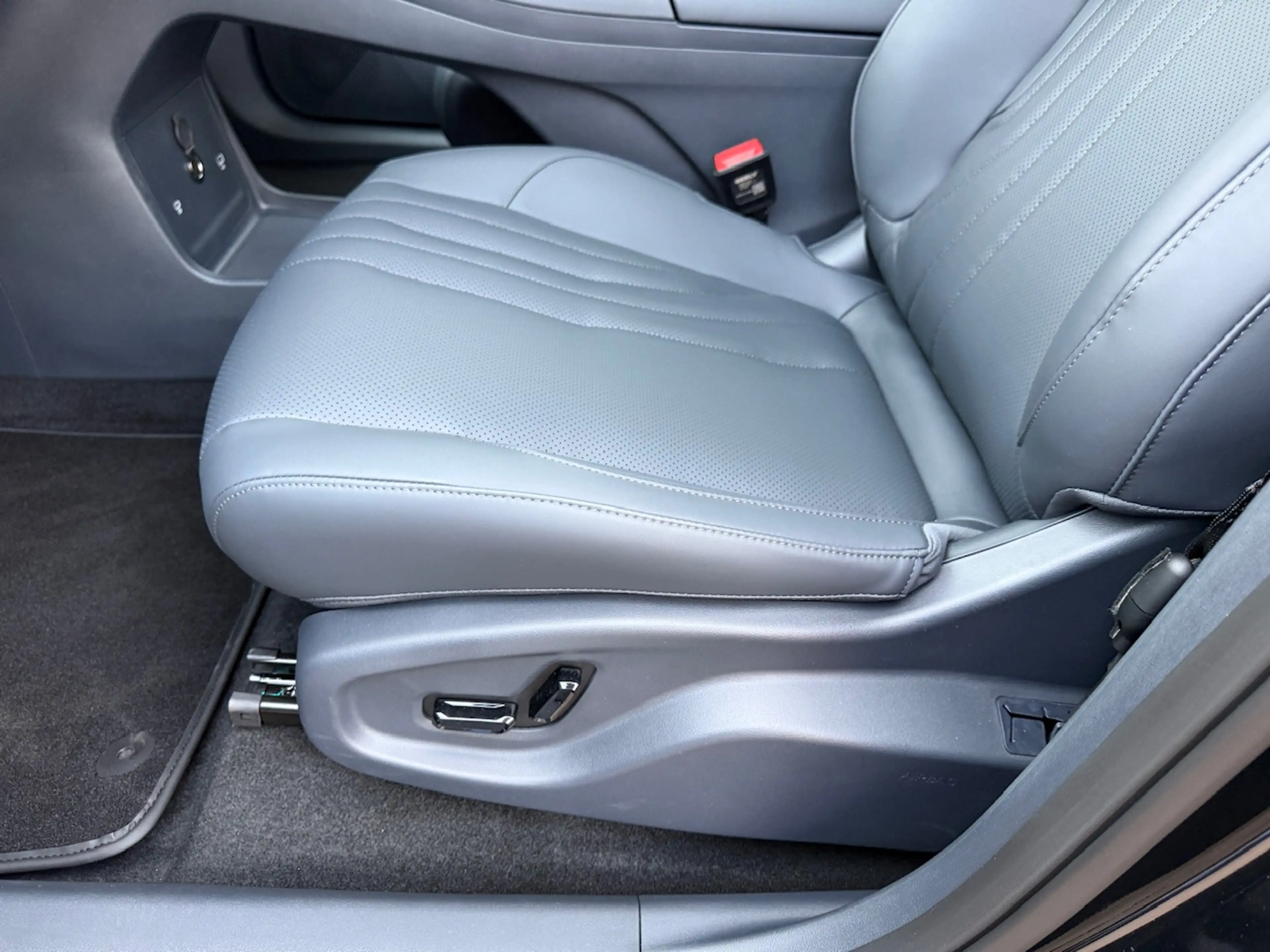 Geely Starray EM-i 1.5 MAX+ 262 PK Plug in Hybrid/ Nieuwe voorraad au — photo 17