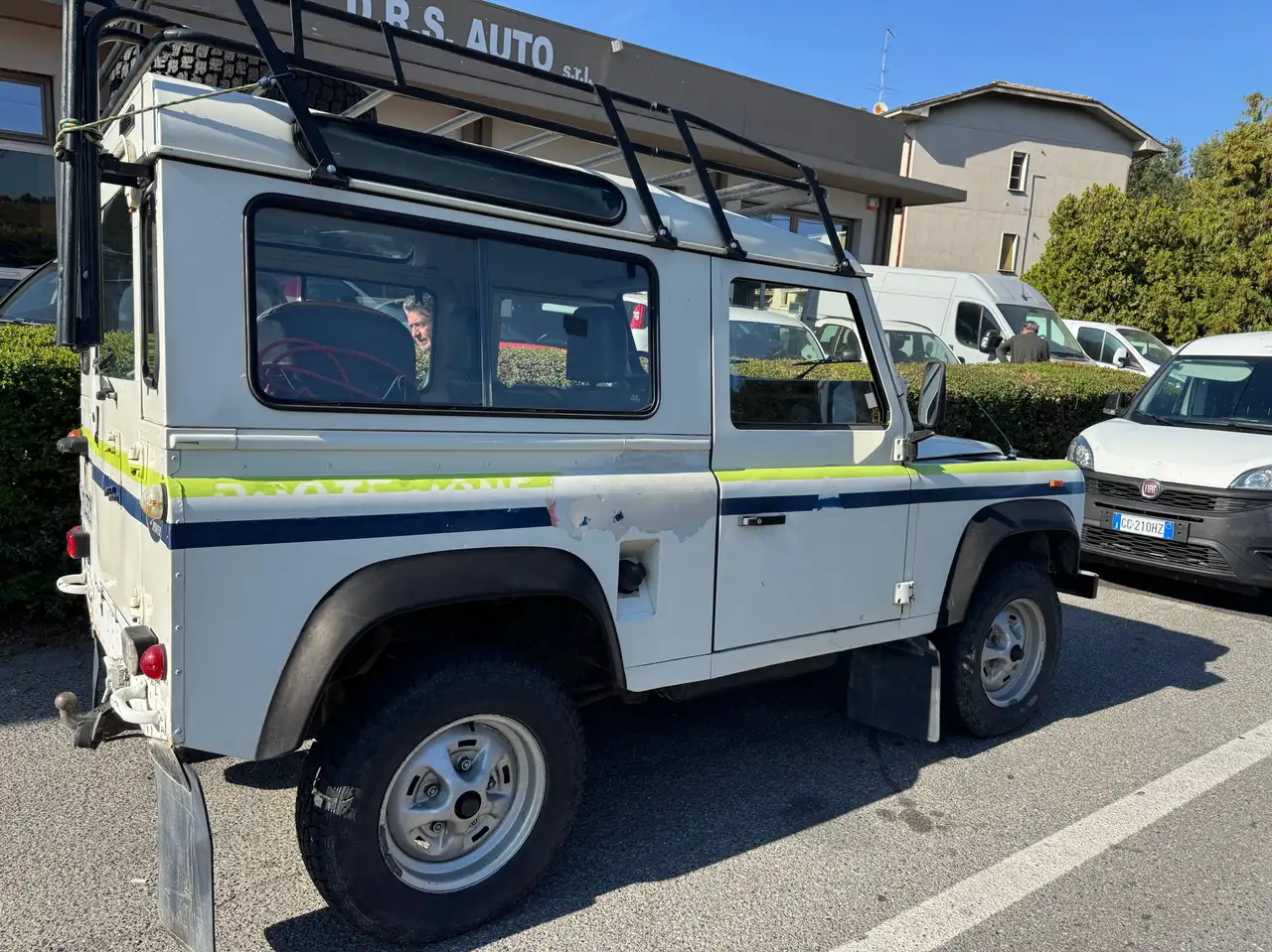 Land Rover Defender 90 2.5 tdi County SW 5 POSTI VERRICELLO GANCIO, foto 5