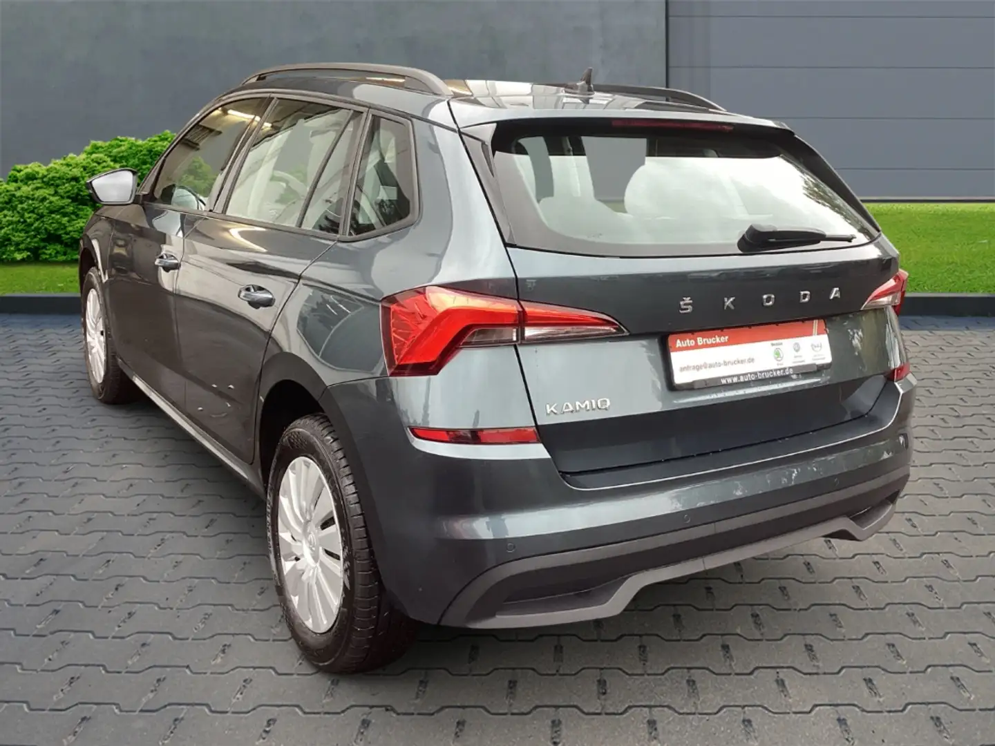 Skoda Kamiq Active+Klimaanlage+Parksensoren+elektr.Fensterhebe Grau - 2