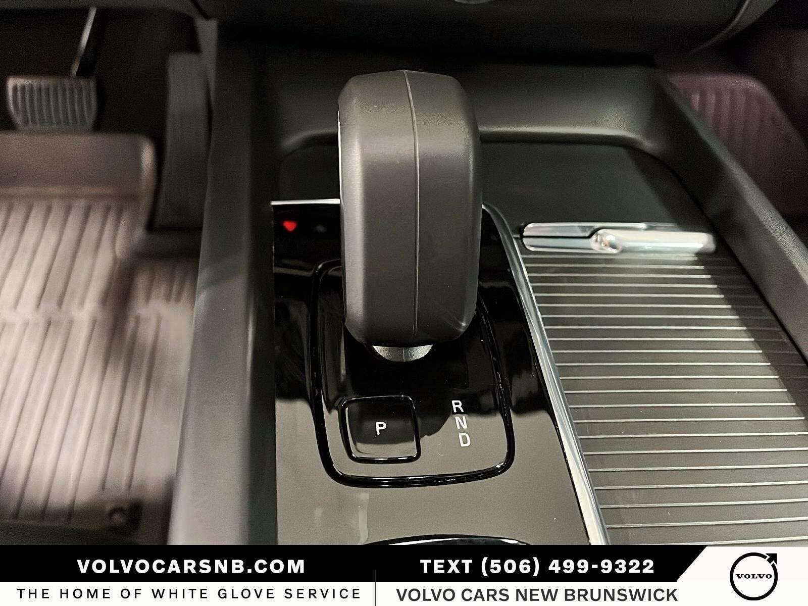 2025 Volvo XC60 T8 Core Dark | Certified Pre Owned! | thumb 14
