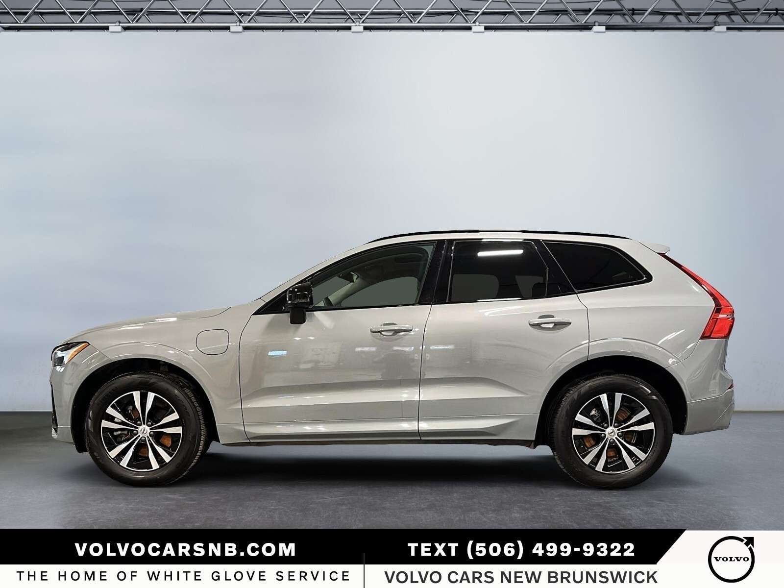 2025 Volvo XC60 T8 Core Dark | Certified Pre Owned! | alt 5