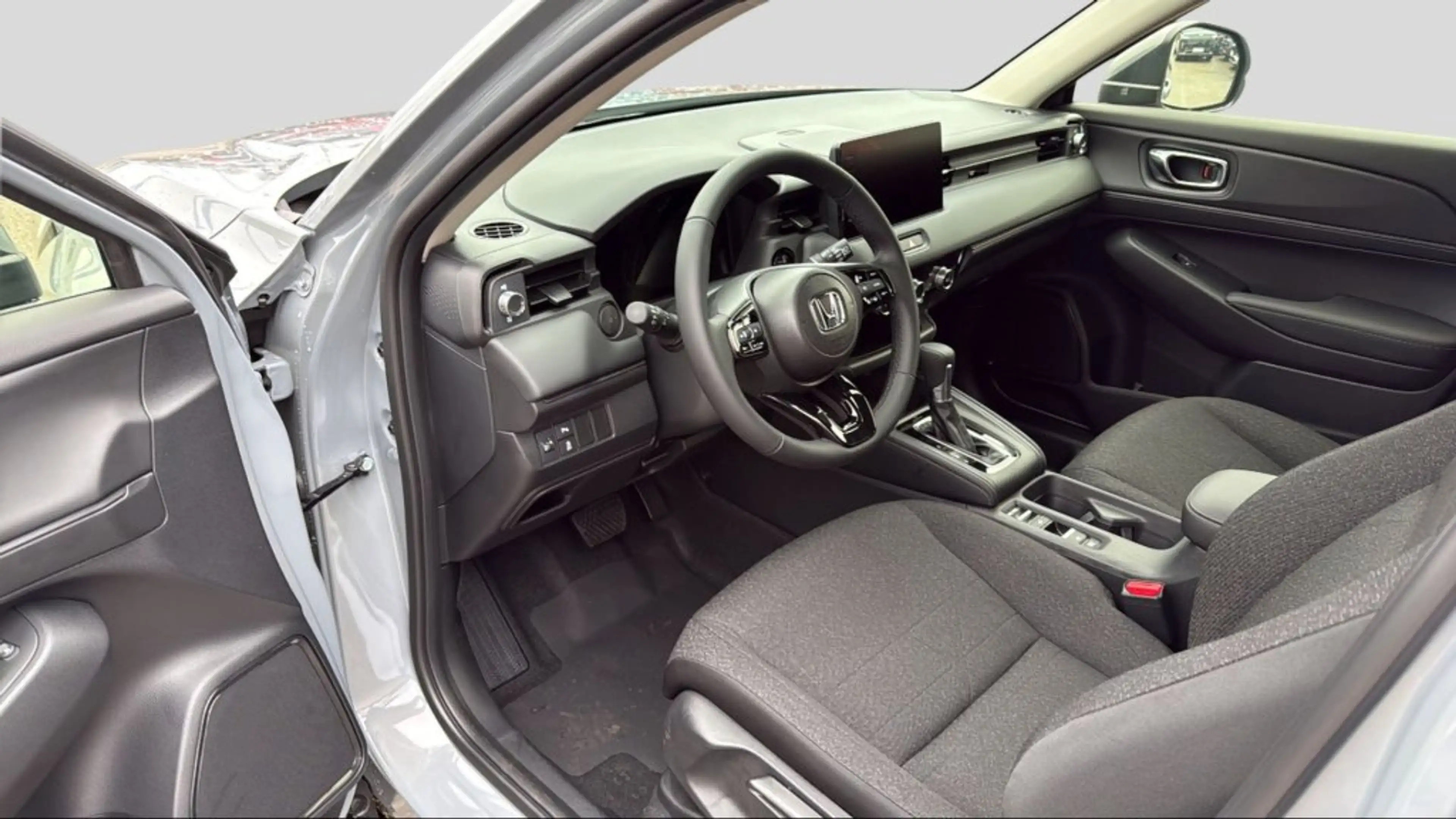 Honda HR-V e:HEV 1.5 AT Elegance — photo 15