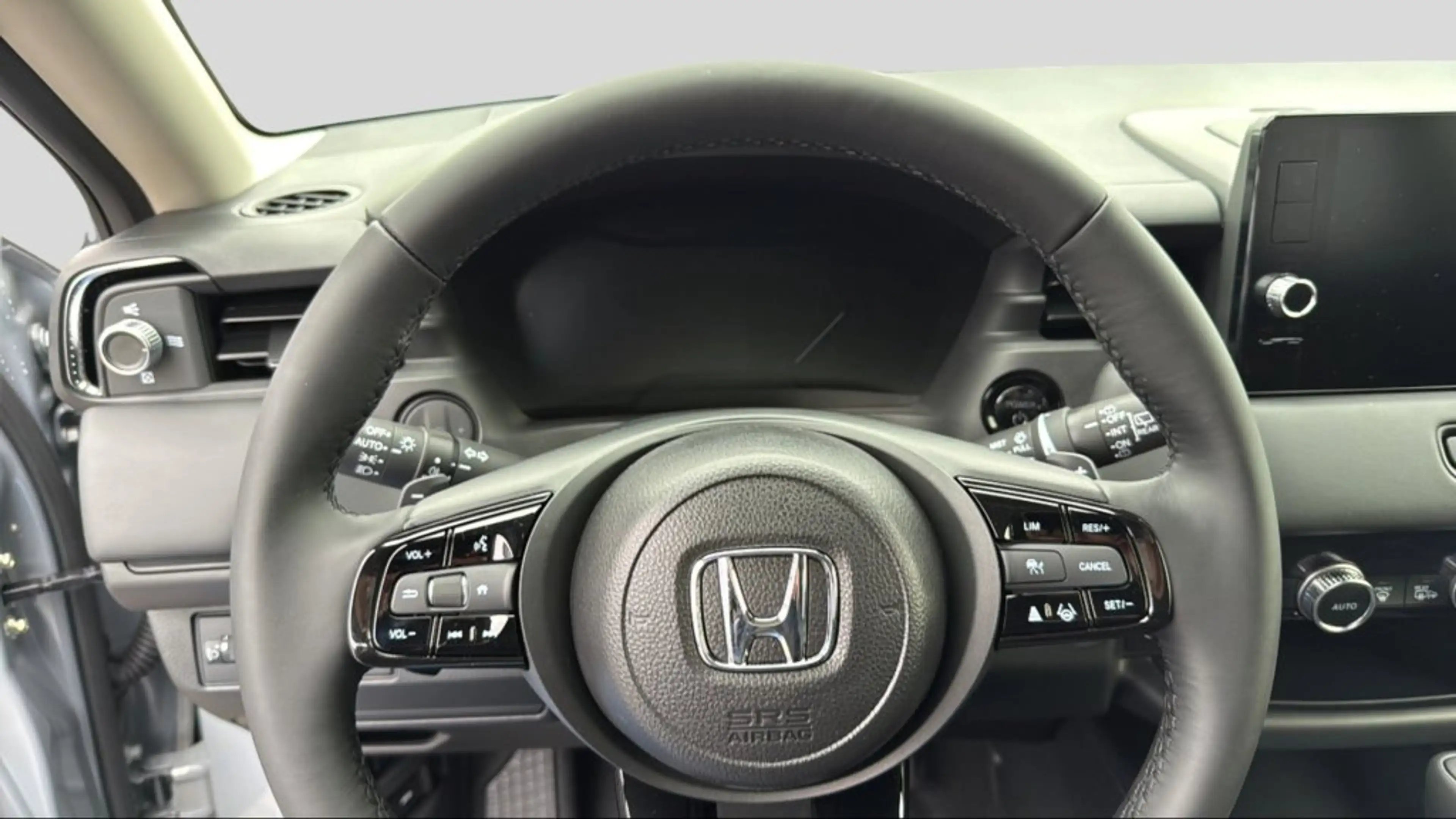 Honda HR-V e:HEV 1.5 AT Elegance — photo 8
