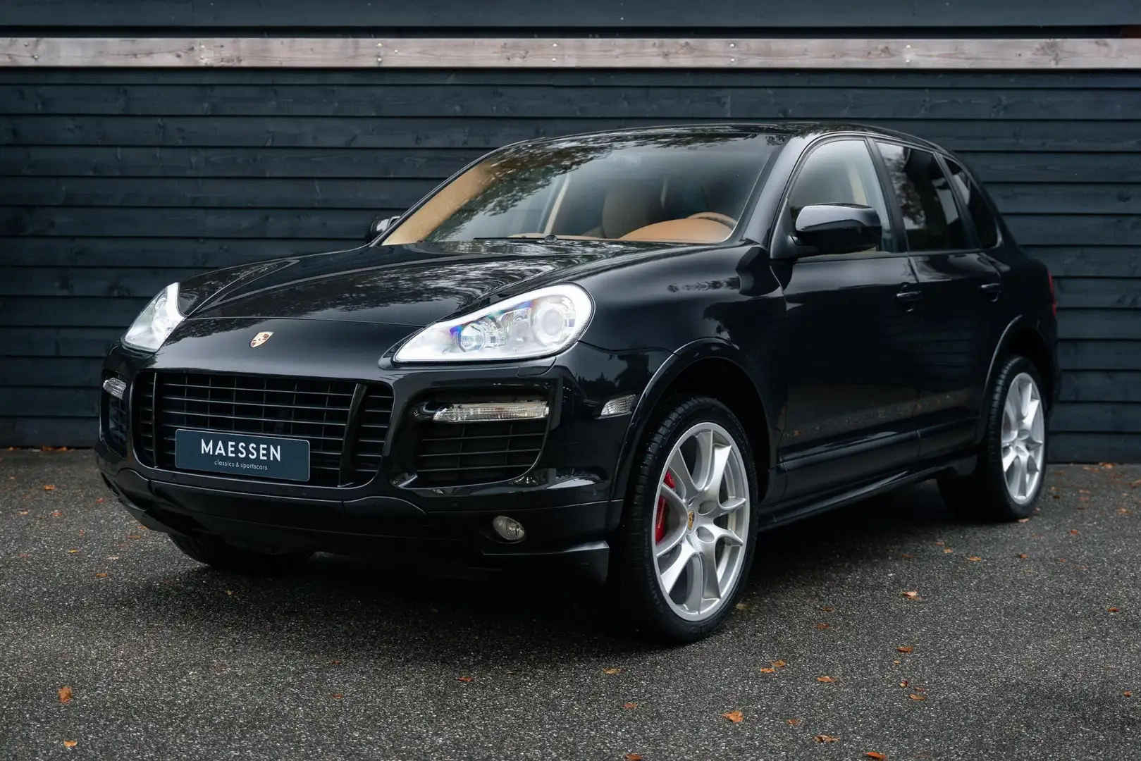 Porsche Cayenne 4.8 GTS Europees geleverd - PDCC - Porsche onderho Zwart - 1