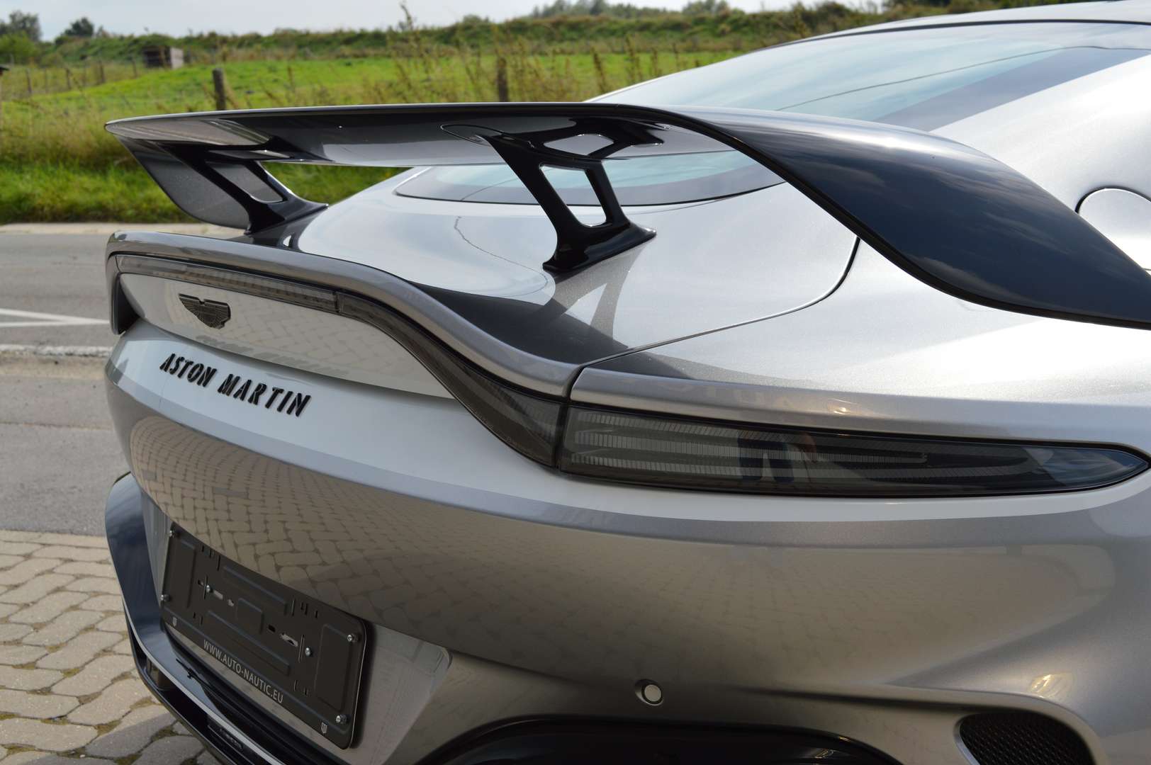 Aston Martin Vantage Coupe 5.2i V12 édition Limitée -  - Joinsteer - #4